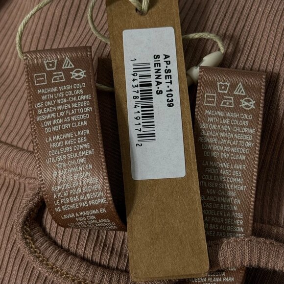 SKIMS Soft Lounge Sleep Set Team USA Sienna Small - Picture 15 of 16